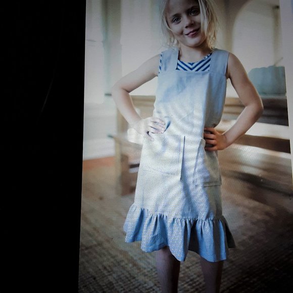 Girl's Cross Back Apron SZ 2-4 - Picture 3 of 7